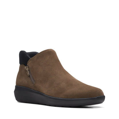 Clarks Kayleigh Mid 26168095 Womens Brown Suede Lifestyle Sneakers Shoes