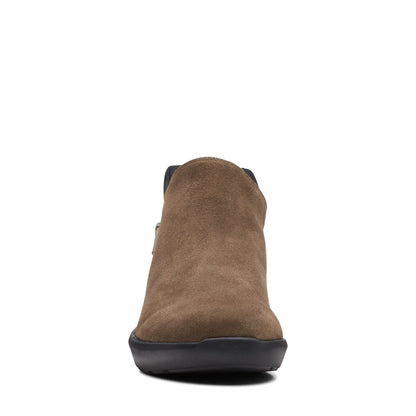 Clarks Kayleigh Mid 26168095 Womens Brown Suede Lifestyle Sneakers Shoes
