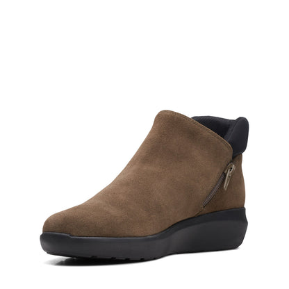 Clarks Kayleigh Mid 26168095 Womens Brown Suede Lifestyle Sneakers Shoes