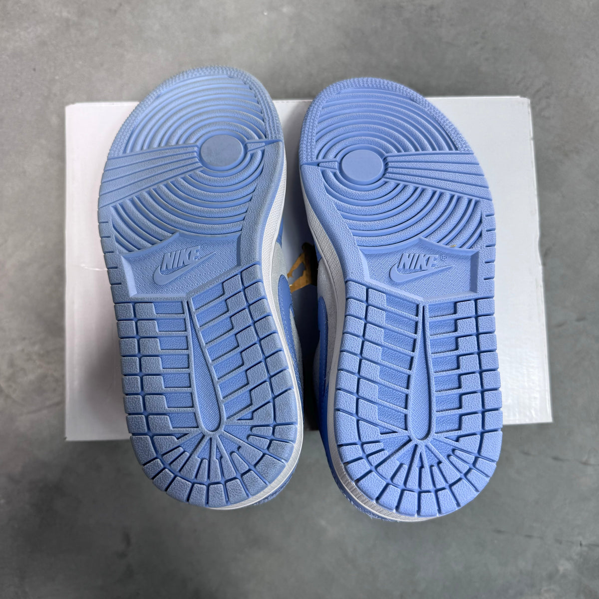 DISPLAY - Nike Womens Air Jordan 1 Low Sneakers - 'University Blue'