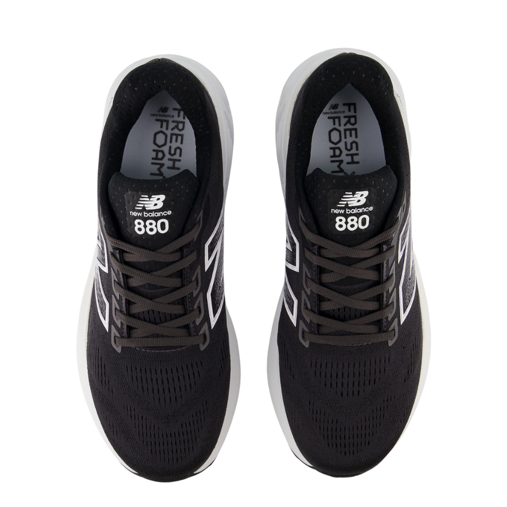 Fresh Foam X 880v15 (4E) Men's :Black | White
