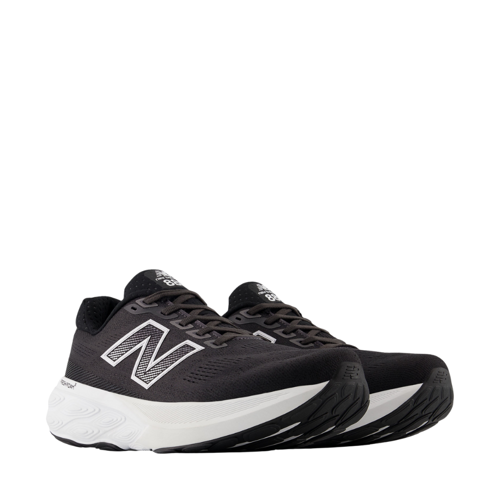 Fresh Foam X 880v15 (4E) Men's :Black | White