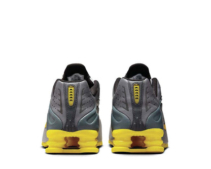 Nike Shox R4 SE
