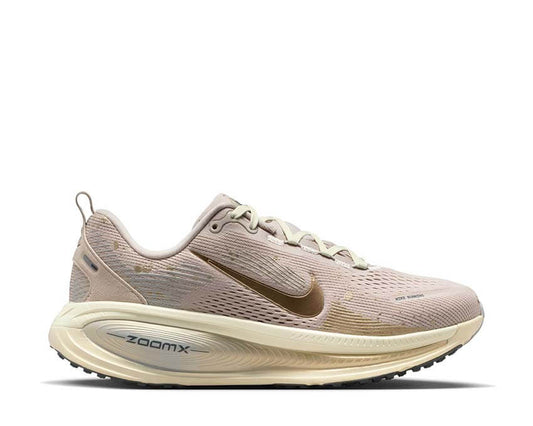 Nike Vomero 18 SE W "Cream II"