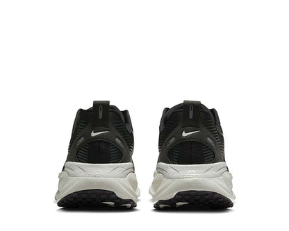 Nike Vomero 18 "Black"